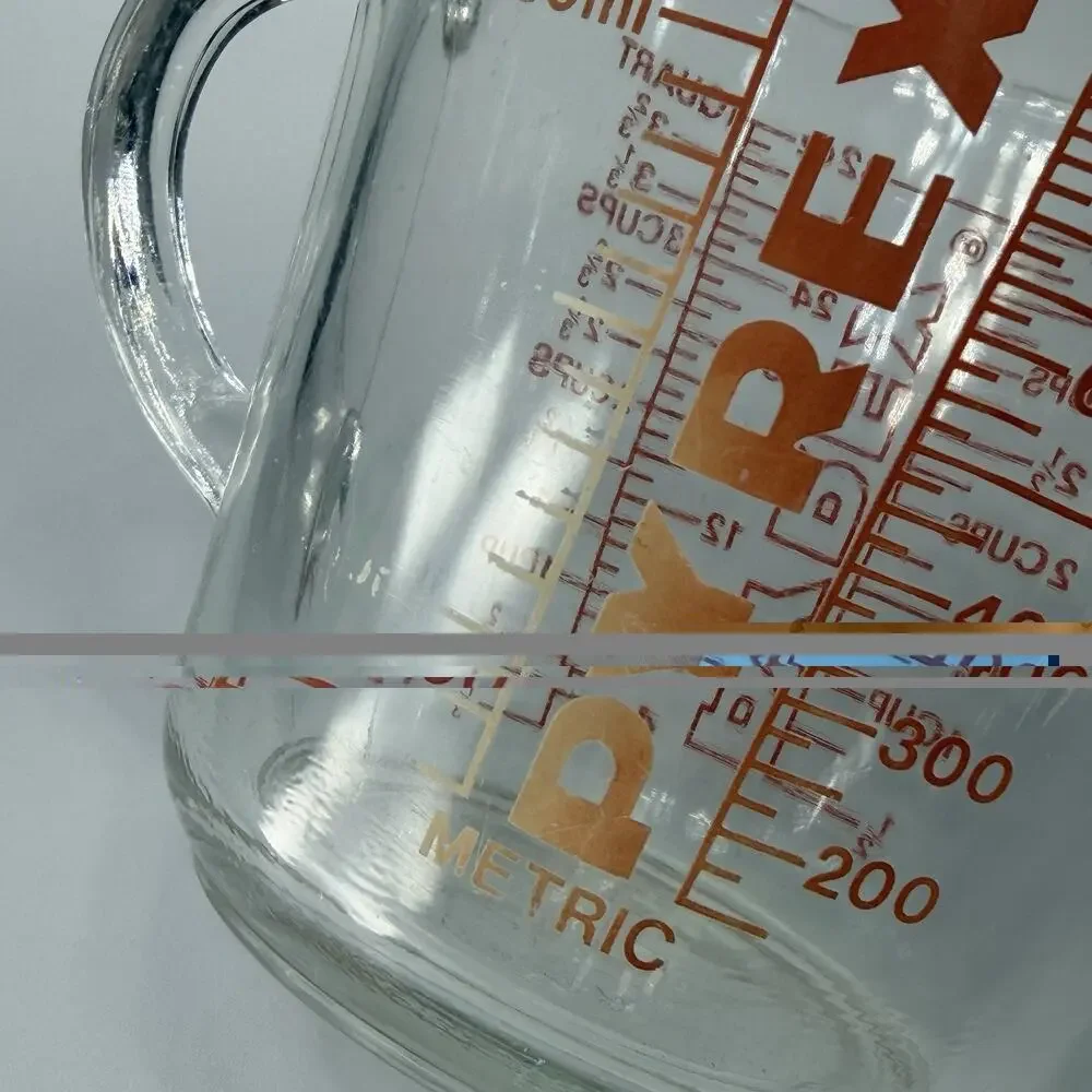 Vintage Pyrex 532 4 cup 1 Quart 32 oz Measuring Cup Red Block Letter D-Handle